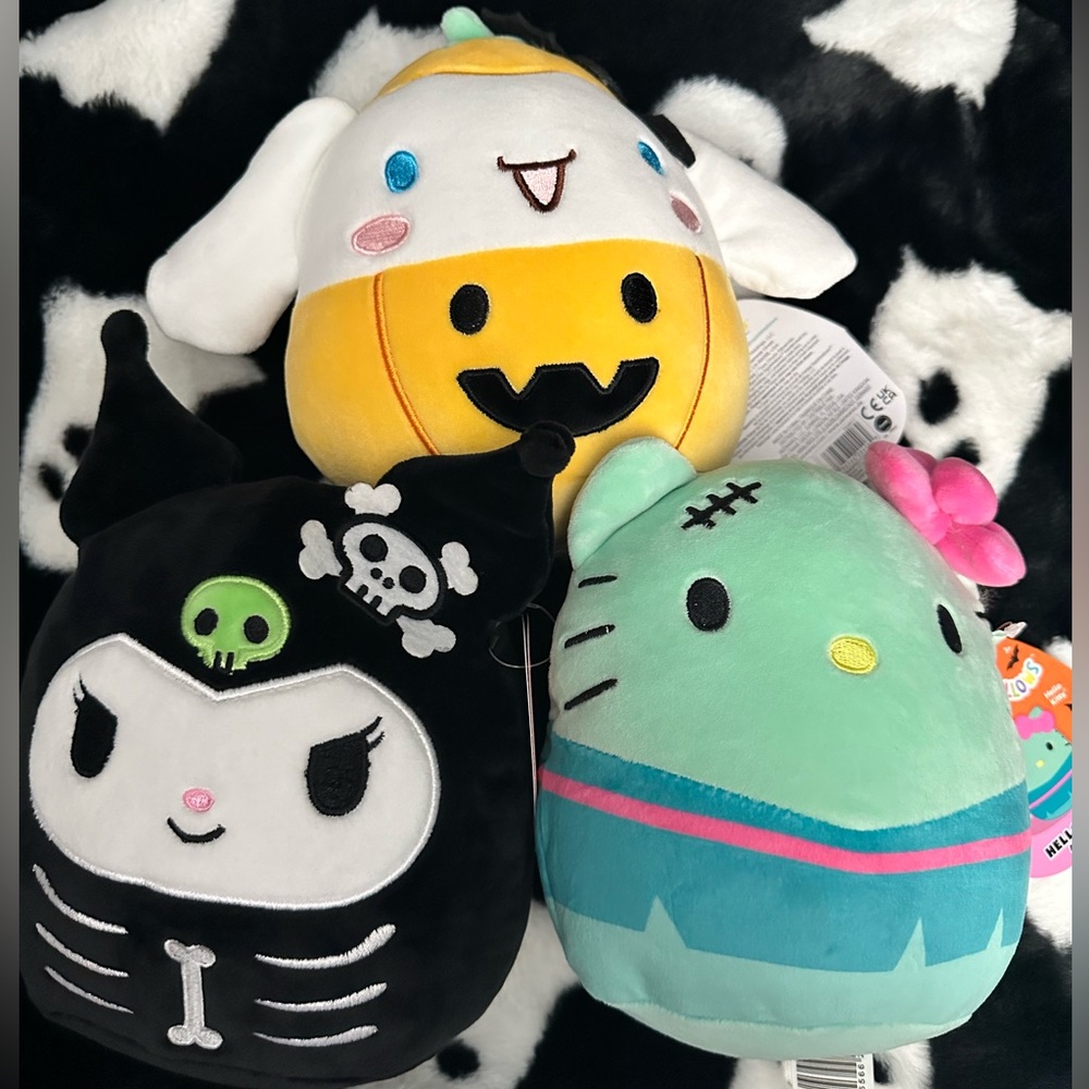 HELLO KITTY HALLOWEEN SQUISHMALLOWS SET OF 3!! 6.5 in.